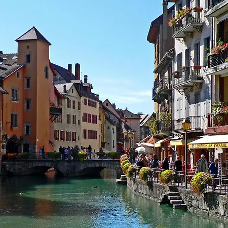 Apartment T2 De 60m² A Annecy-le-vieux, Grande Terrasse Amenagee, Proche Et Commerces - Fr-1-432-74 Annecy